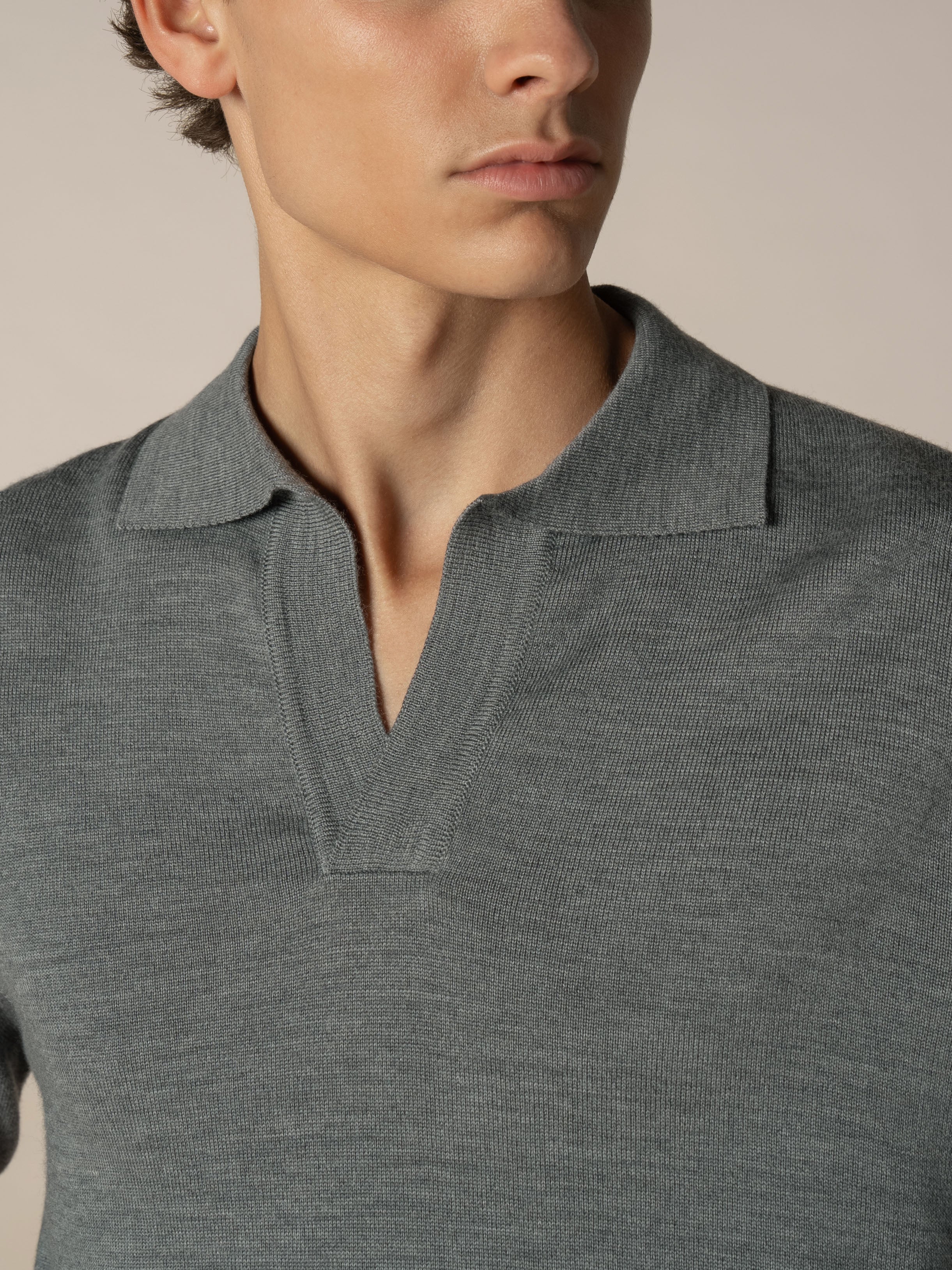 Extrafine Merino Buttonless Polo Dark Grey